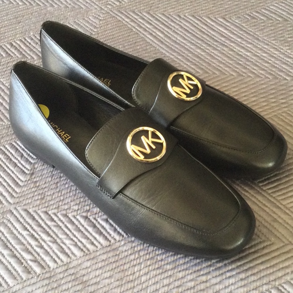 Michael Michael Kors  size 6 black leather shoes for women with .25’ heels